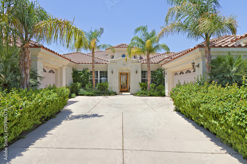Entrance to a beautiful Palm Springs home 