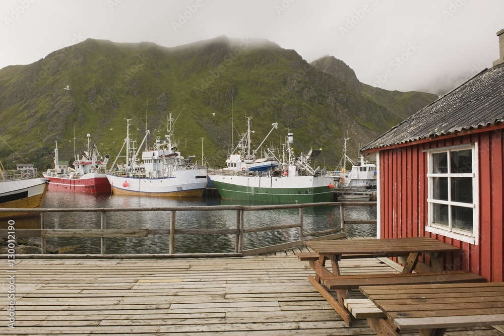 Φωτογραφία Fishing boats in harbour of Lofoten Islands Norway
