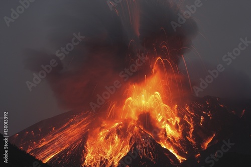 Fotografija Molten lava erupts from Sakurajima Kagoshima Japan