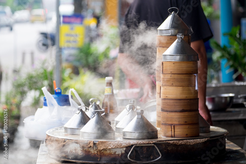 Photography Steamed dim sum and steamed secondary container.