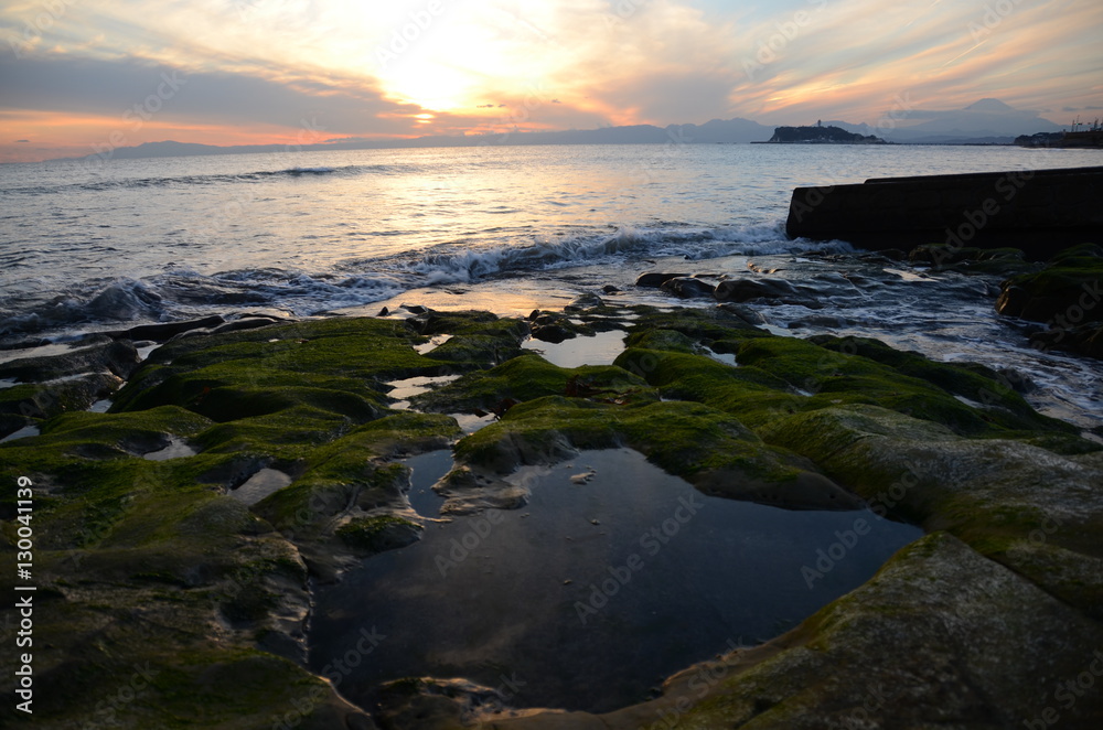 江ノ島の夕日　水鏡