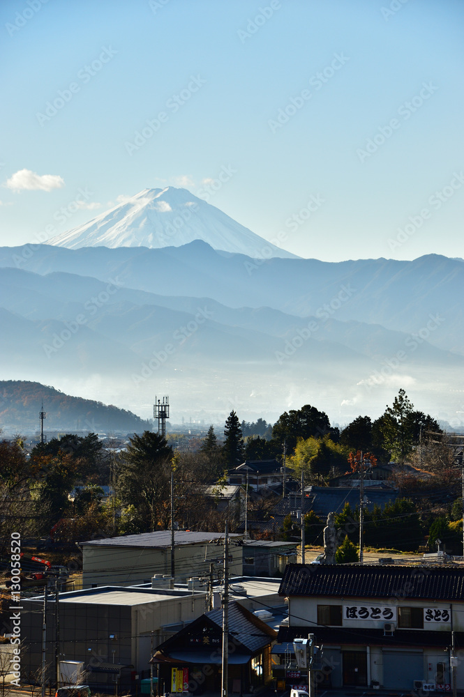 Fototapeta premium 富士山 道の駅花かげの郷まきおか
