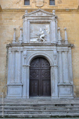Puerta de convento © alfonsosm