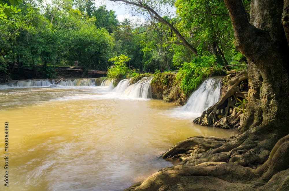 Obraz premium Chet-Sao-Noi waterfall