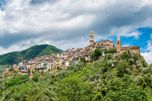 Mountain village of Isolalunga in Liguria, Northwestern Italy. © allard1