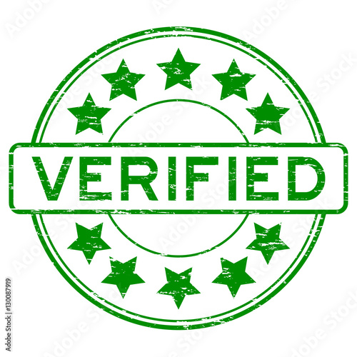 Grunge green verified with star icon round rubber stamp