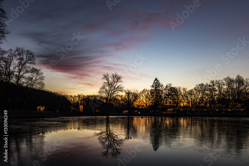 Sunrise over the pond © Thomas