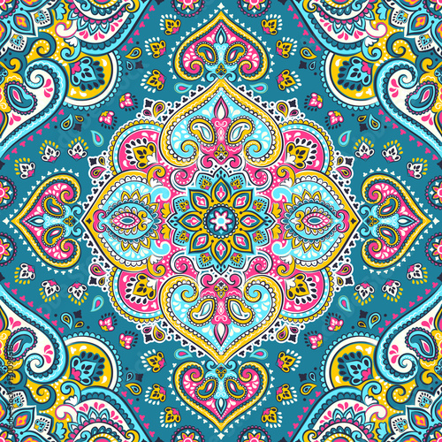 Fototapeta Naklejka Na Ścianę i Meble -  Beautiful Indian floral paisley seamless ornament print. Ethnic
