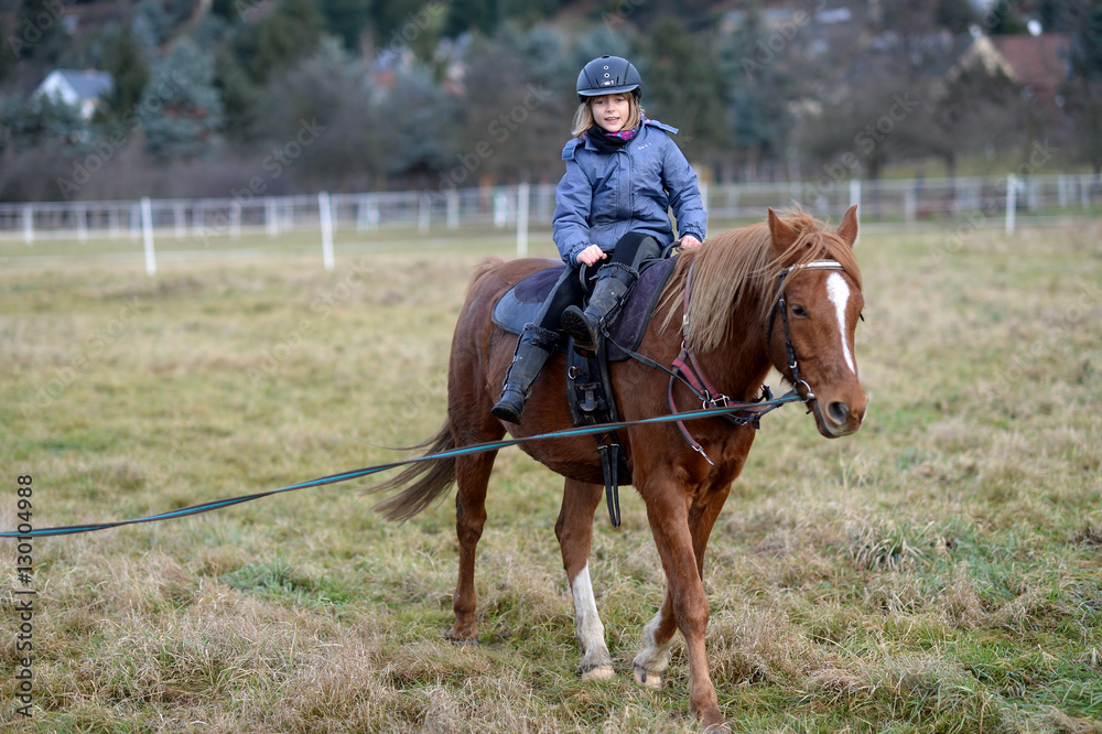 Mädchen mit Pferd