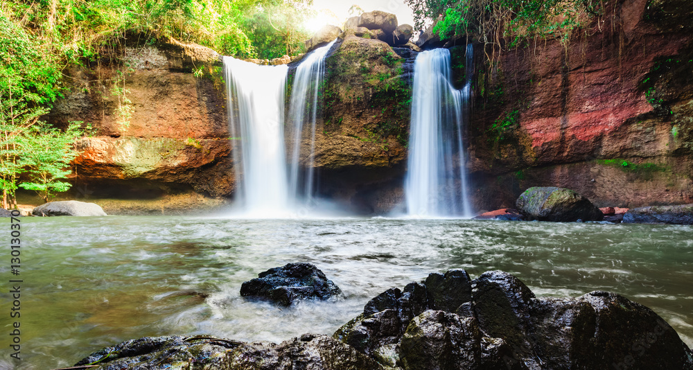 Obraz premium Haew Suwat Waterfall