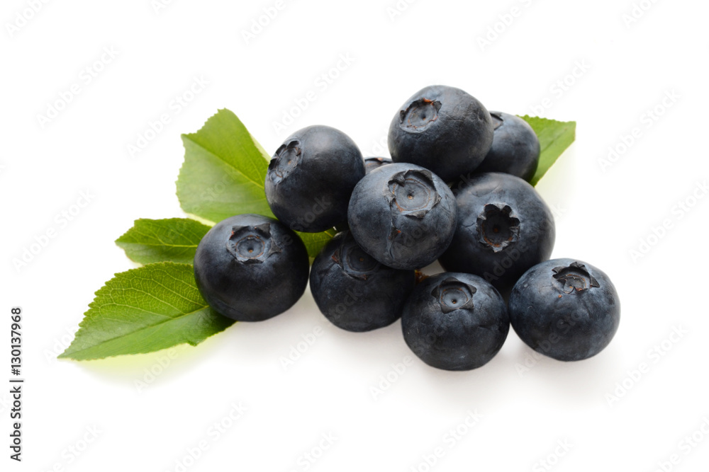 fresh blueberries isolated on white background fresh blueberries isolated on white background