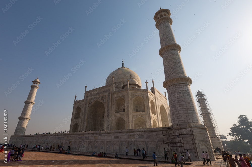 Fototapeta premium Taj Mahal Wide Angle