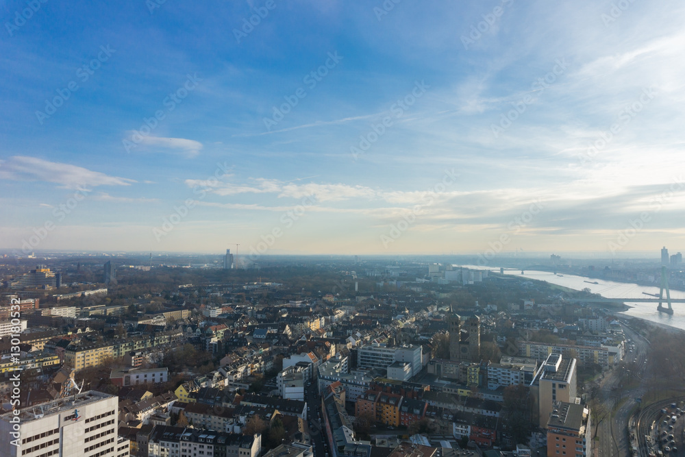 Blick auf die Stadt Köln und den Rhein