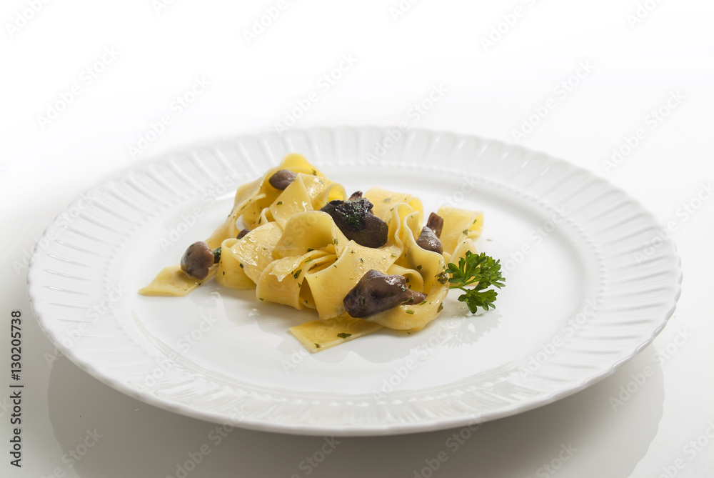 pappardelle ai funghi chiodini pappardelle ai funghi chiodini