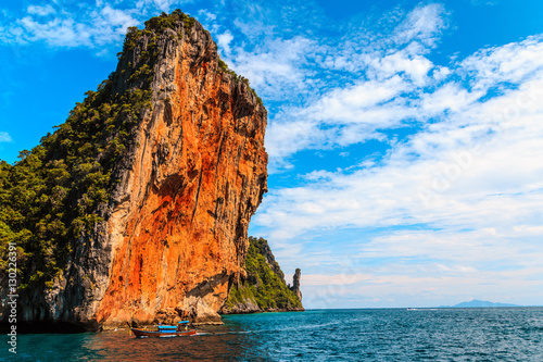 Obraz na płótnie Maya bay Phi Phi Islands andaman sea Krabi, South of Thailand. w salonie
