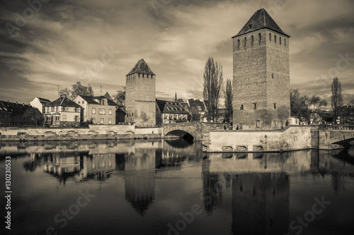 Paesaggio in bianco e nero di Strasburgo in Alsazia, Francia photo