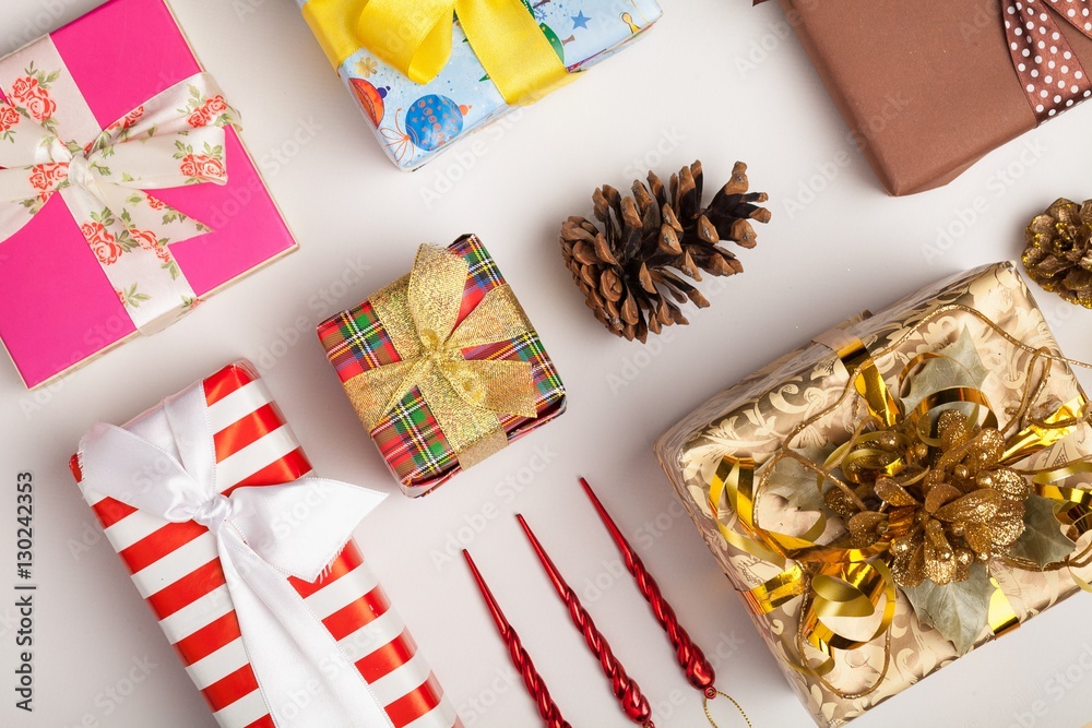 Fototapeta premium Gift on tablet.