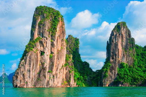Canvas-taulu Scenic view of rock island in Halong Bay, Vietnam, Southeast Asia