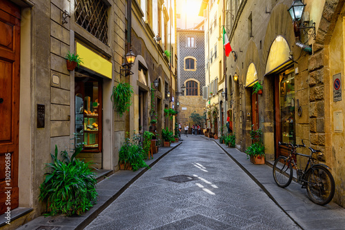 Fototapeta Wąska przytulna ulica w Florencja, Tuscany. Włochy