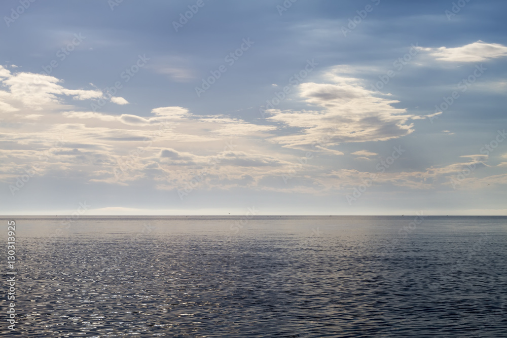 Obraz premium Beautiful clear sky and water of ocean