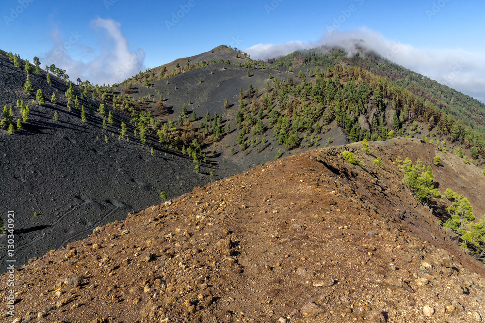 La palma ruta de los vulcanos crater rim