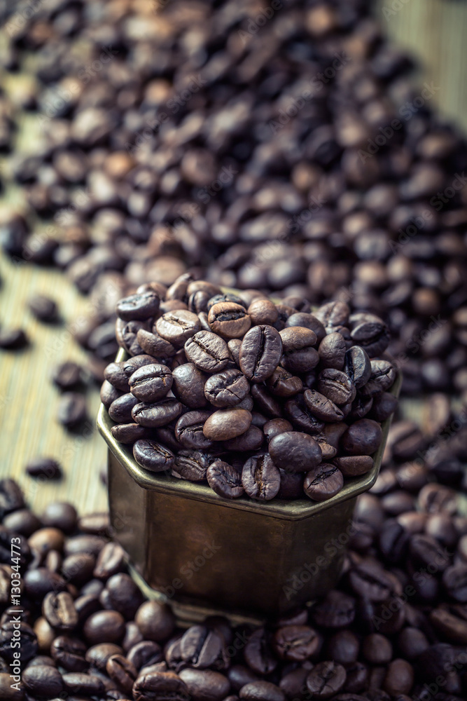 Fototapeta premium Coffee. Coffee beans.Spilled coffee beans.