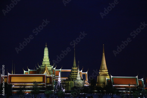 Wat pra kaew Public Temple Grand palace at night, Bangkok Thailand © mtec2