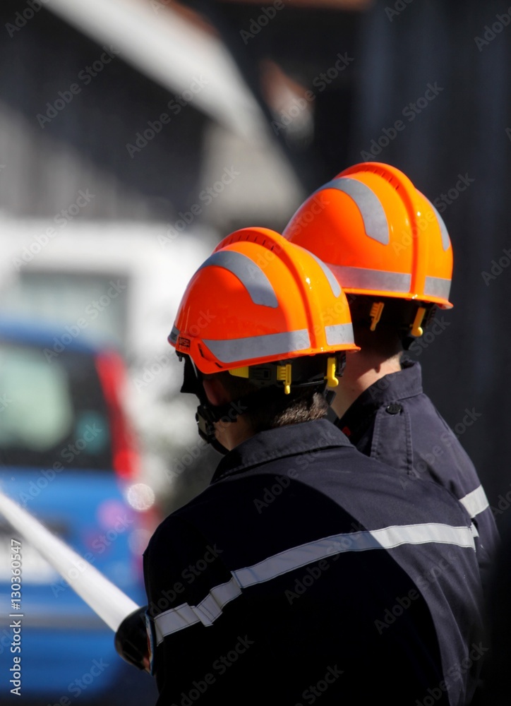 pompiers en intervention,