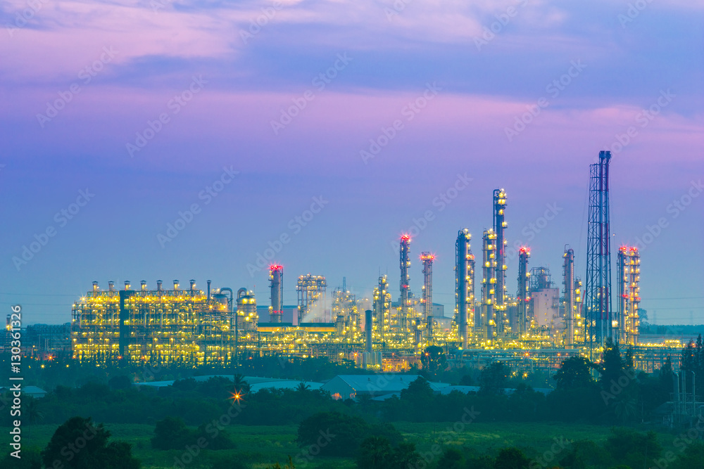 Fototapeta premium Oil refinery industrial plant with sky