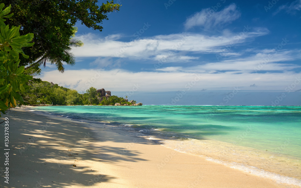 Fototapeta premium Strand mit Blick auf Anse Source d'Argent Seychellen