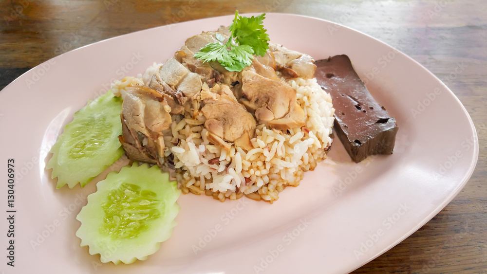 Yummy roasted duck rice in juicy sauce Recommended dishes in Thailand .