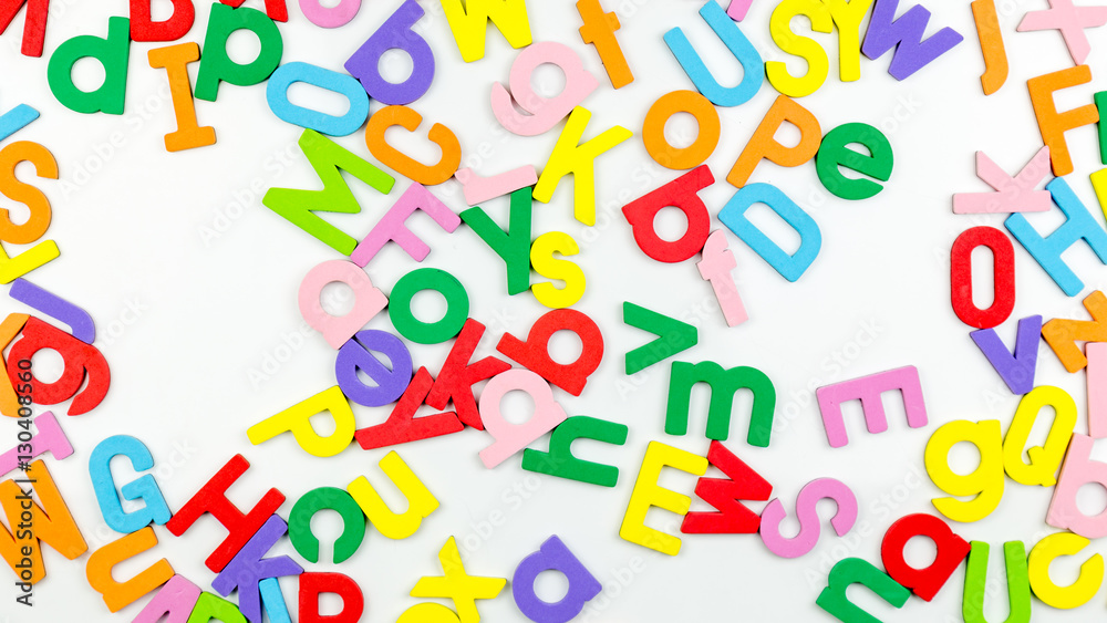 Fototapeta premium Magnetyczny bałagan alfabetyczny na tablicy