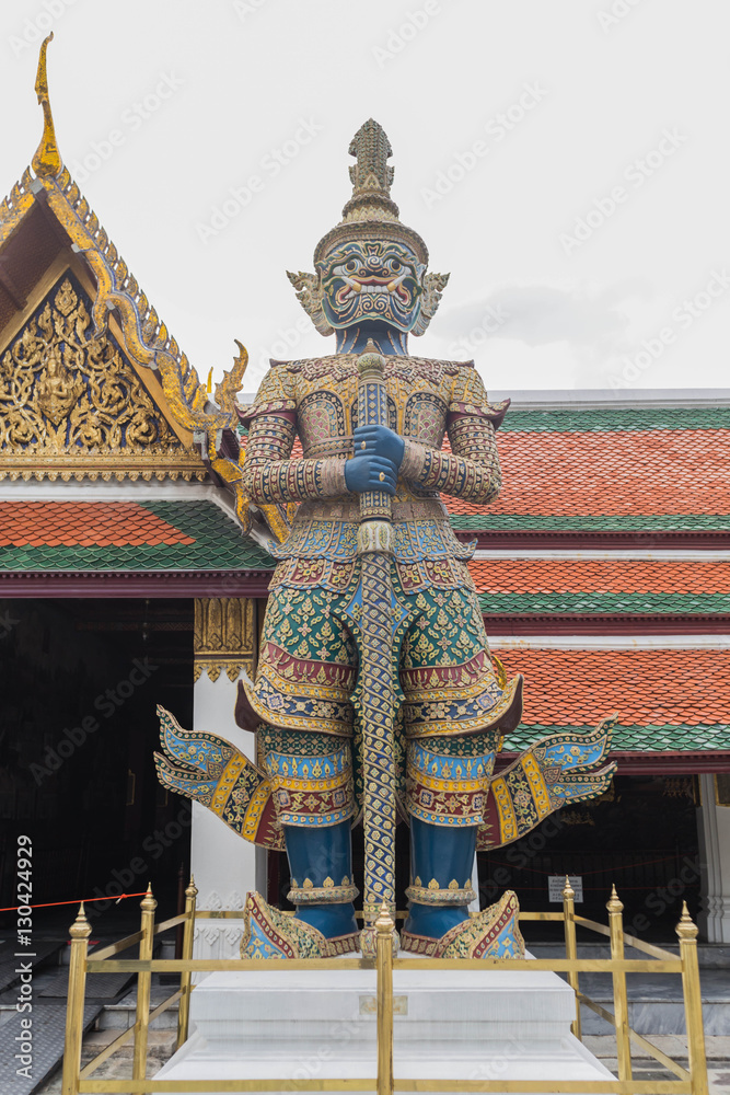 Obraz premium giant sculpture