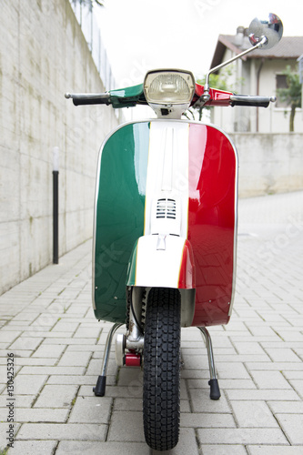 scooter tricolore