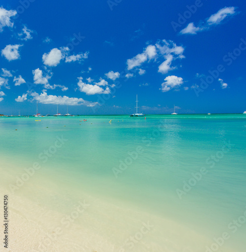 Fototapeta Naklejka Na Ścianę i Meble -  Aruba island. View from the beach