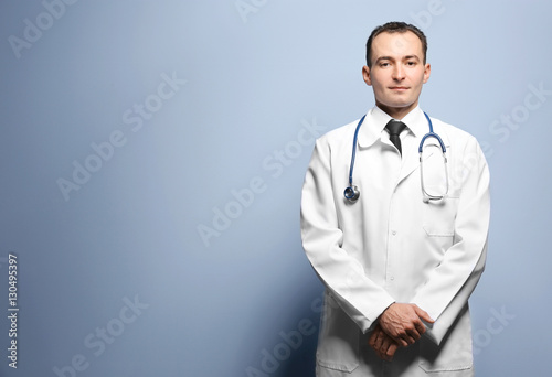 Practitioner standing on li...