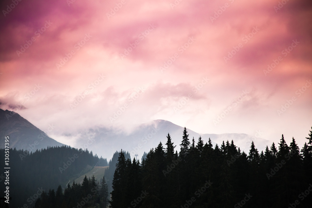 Obraz premium A beautiful colorful sunset in Tatra mountains. Decorative look
