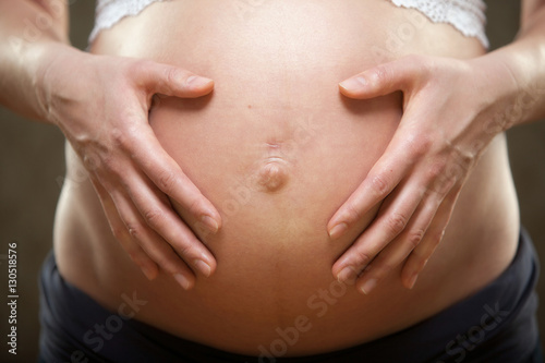 Schwangere mit Babybauch    Pregnant Woman with her baby belly