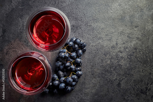 Fotografie Two glasses of red wine