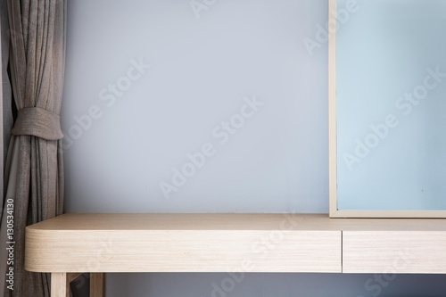 Schilderij op canvas Modern wooden dressing table top in bed room, Interior of a modern house