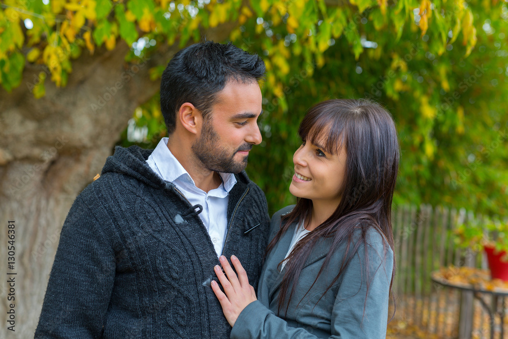 Fototapeta premium couple dating in autumn