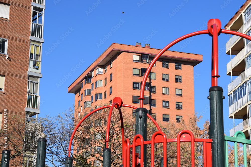 Fototapeta premium Bloques de pisos de ciudad europea.