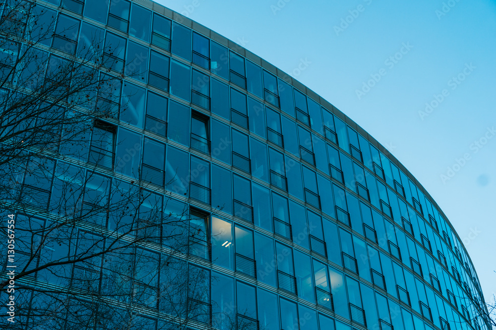 Fototapeta premium beautiful office glass facade in a curve