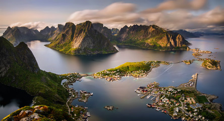 Papier peint photo Lofoten Panorama du Reinefjorden en Norvège  © swen_stroop