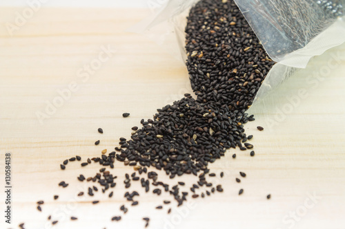 Selective focus to black sesame