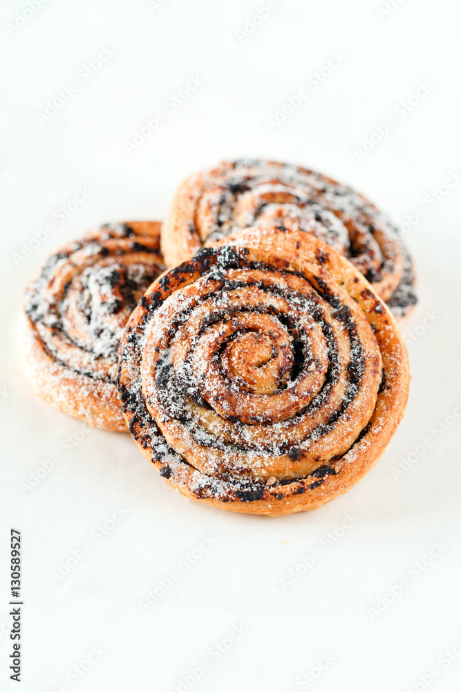 Fototapeta premium freshly baked cinnamon rolls