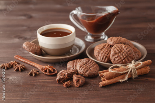 Chocolate and peanut cookies with coffee