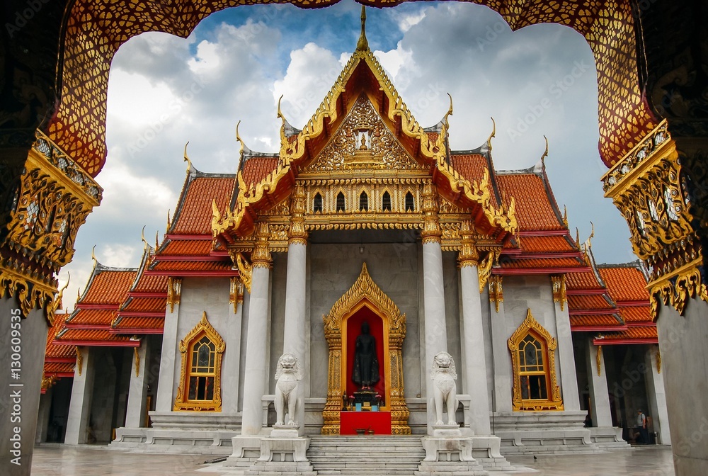 Naklejka premium Marmortempel in Bangkok Thailand