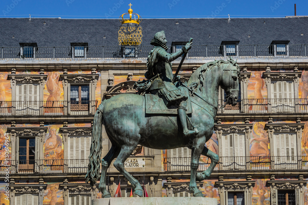 Naklejka premium Statue of King Philips III (1616). Plaza Mayor in Madrid, Spain.