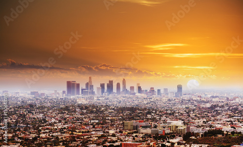 shining sun over Los Angeles at sunset